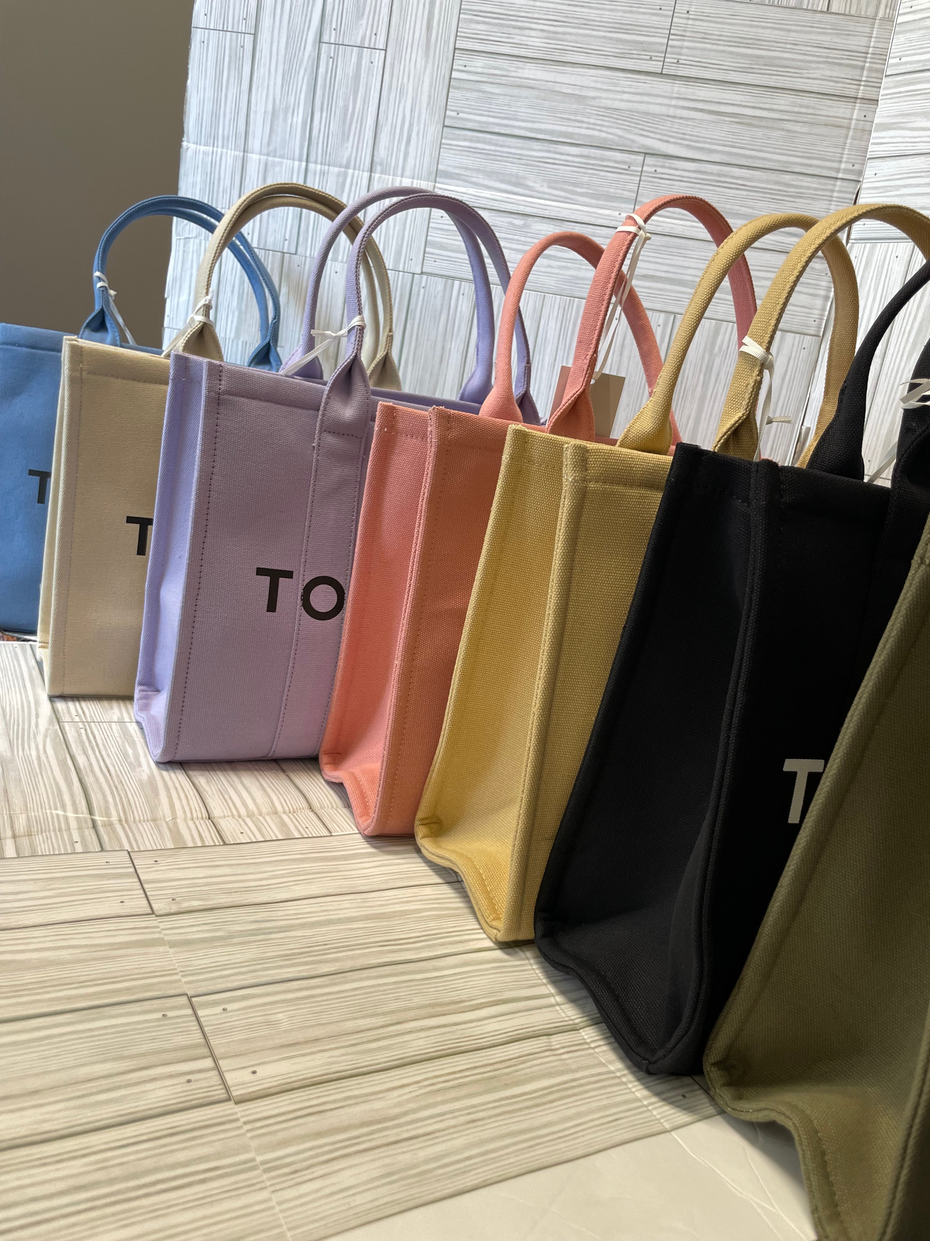 The Tote Bag in Canvas