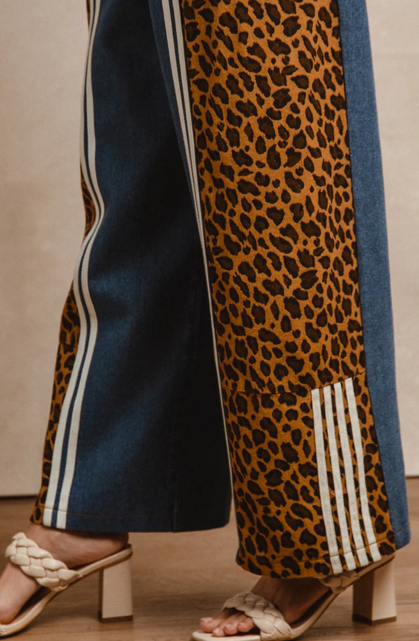 Denim Jeans w/Leopard Piping